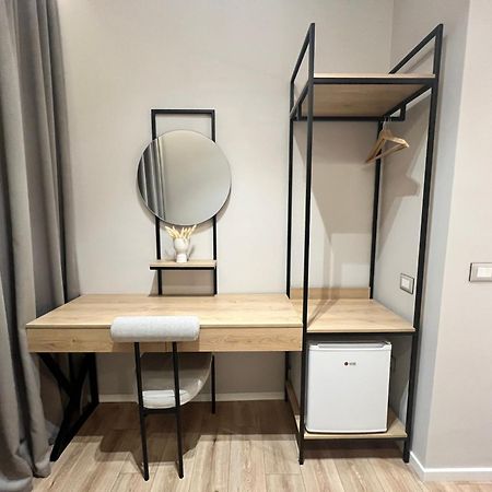 Enzo Rooms & Apartment Blloku ติรานา ภายนอก รูปภาพ