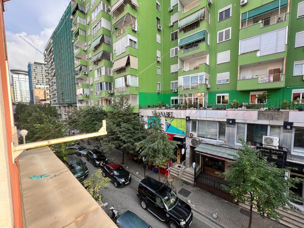 Enzo Rooms & Apartment Blloku ติรานา ภายนอก รูปภาพ