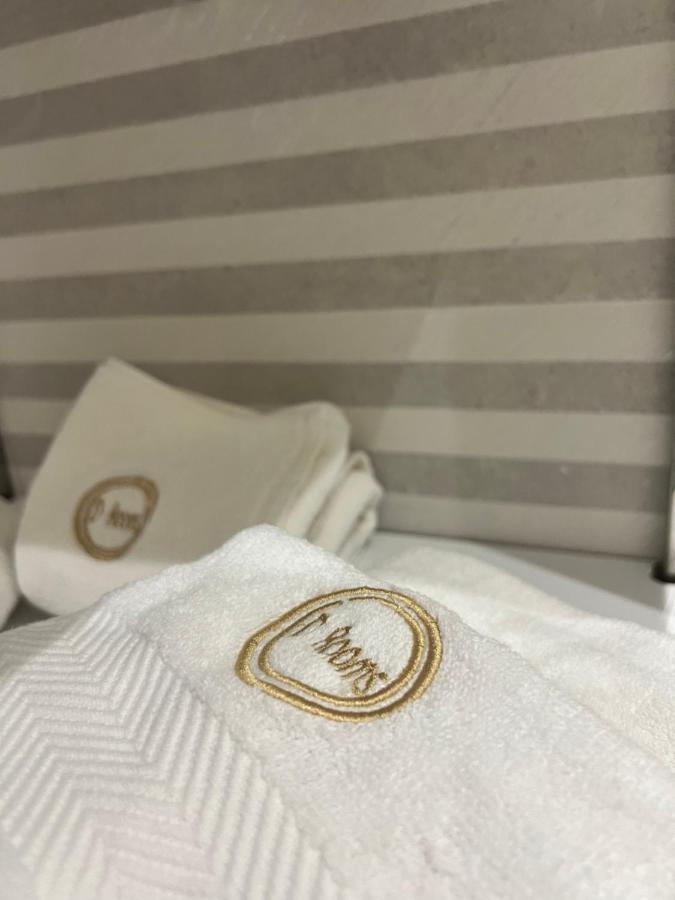 Enzo Rooms & Apartment Blloku ติรานา ภายนอก รูปภาพ