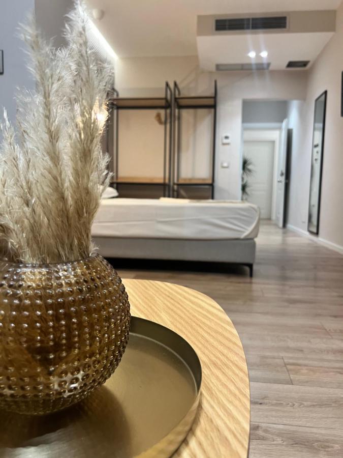 Enzo Rooms & Apartment Blloku ติรานา ภายนอก รูปภาพ