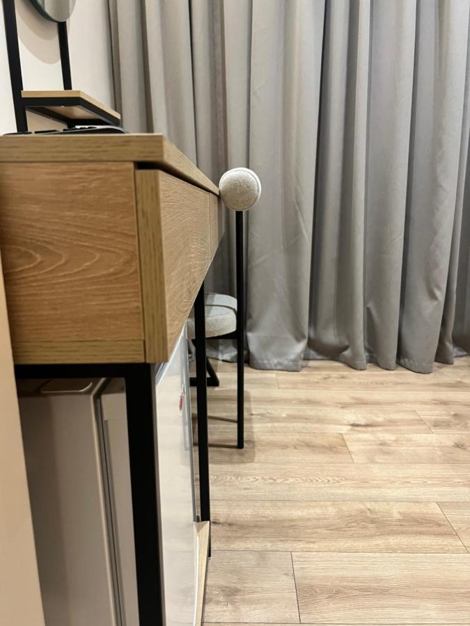 Enzo Rooms & Apartment Blloku ติรานา ภายนอก รูปภาพ