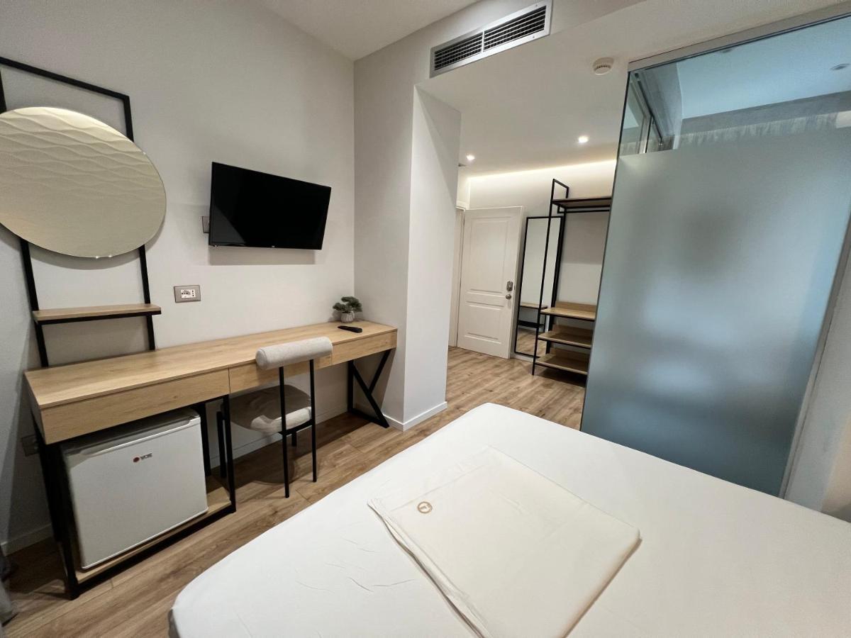 Enzo Rooms & Apartment Blloku ติรานา ภายนอก รูปภาพ