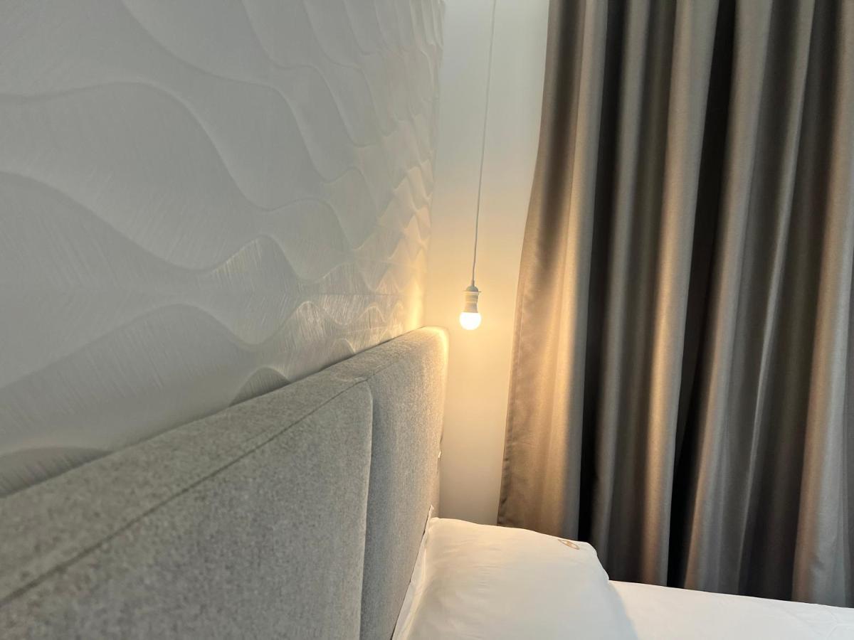Enzo Rooms & Apartment Blloku ติรานา ภายนอก รูปภาพ
