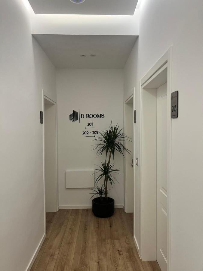 Enzo Rooms & Apartment Blloku ติรานา ภายนอก รูปภาพ