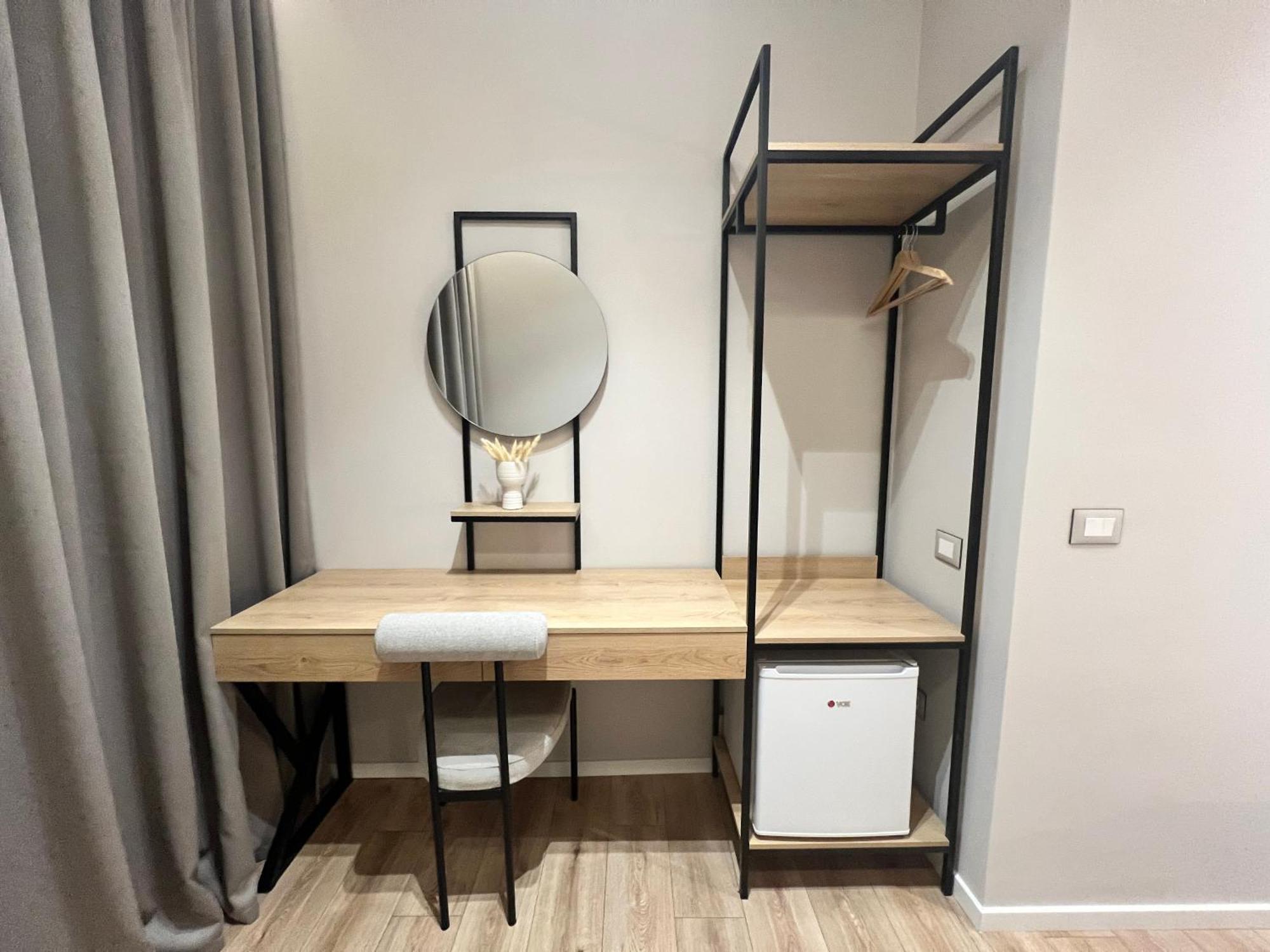 Enzo Rooms & Apartment Blloku ติรานา ภายนอก รูปภาพ