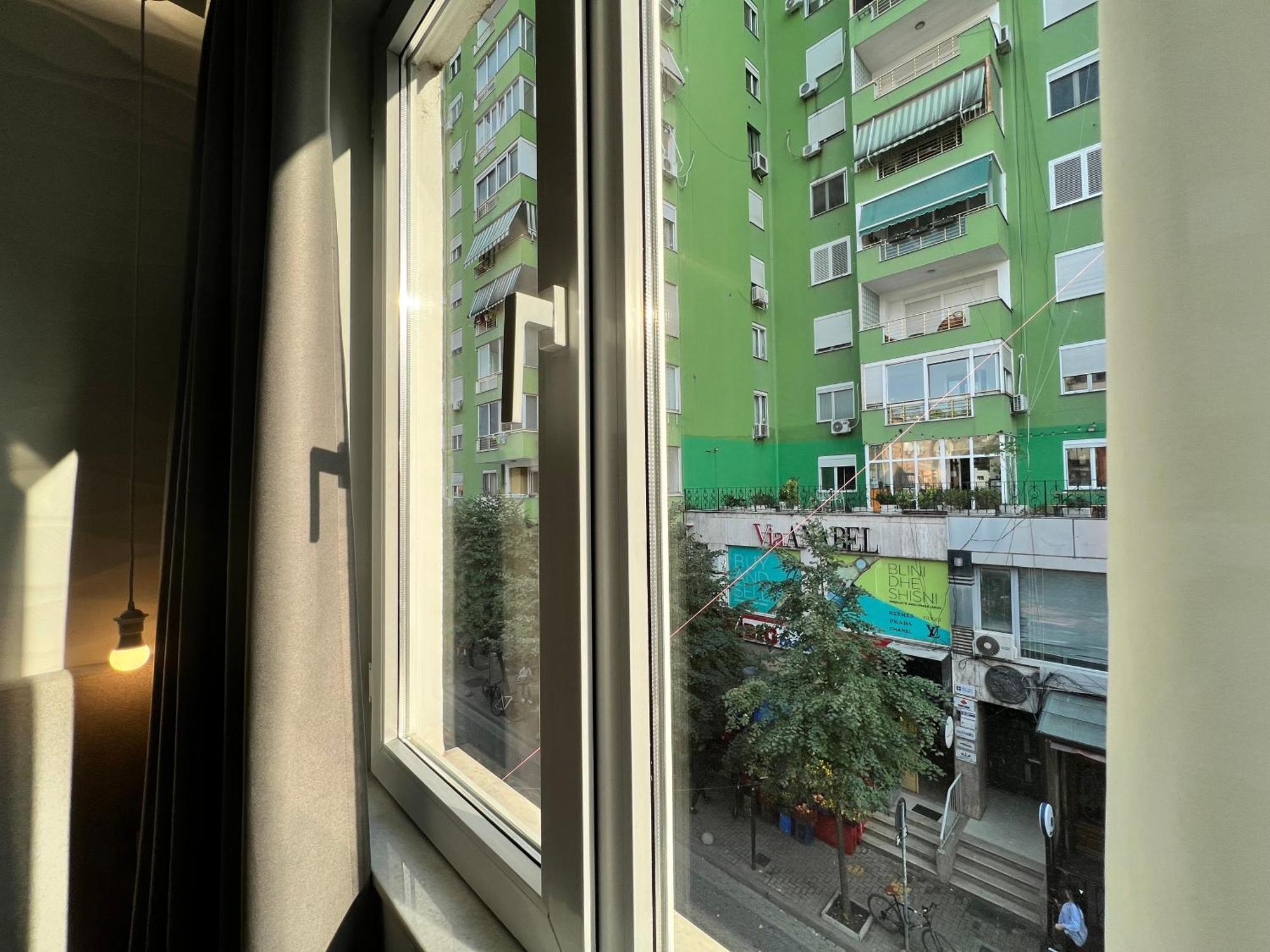 Enzo Rooms & Apartment Blloku ติรานา ภายนอก รูปภาพ