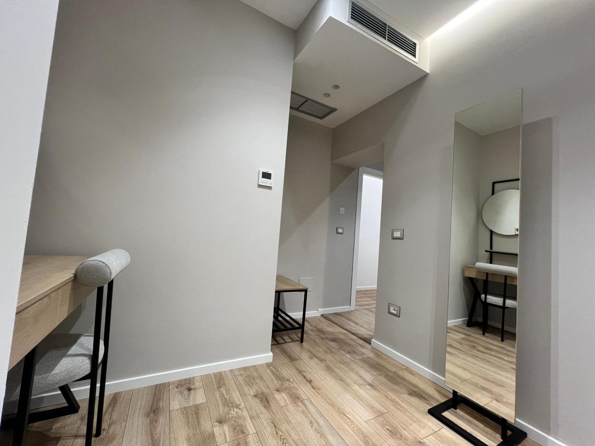 Enzo Rooms & Apartment Blloku ติรานา ภายนอก รูปภาพ